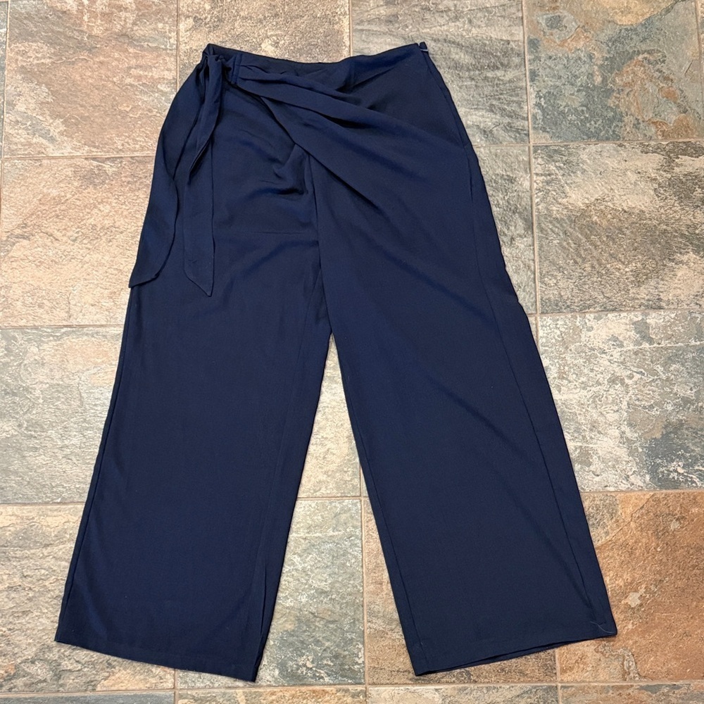 Chic Navy Women's Wide-Leg Trousers
